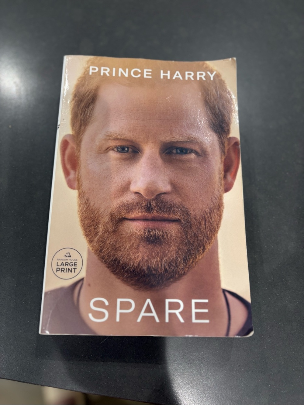 Spare – Large Print Edition (Beige Cover)